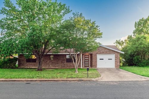 203 Broadmoor St, Fredericksburg, TX, 78624 | Card Image
