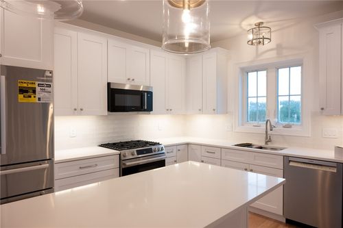 40 Bunker Hill Xing, Portsmouth, RI, 02871-1088 | Card Image