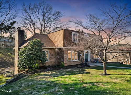 1210 Tanglewood Dr, Greeneville, TN, 37743-6640 | Card Image