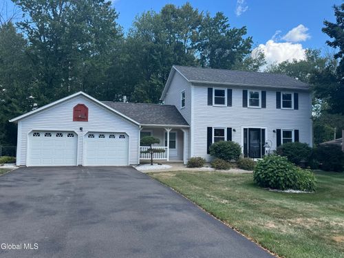 694 St Marks Ln, Niskayuna, NY, 12309-4933 | Card Image