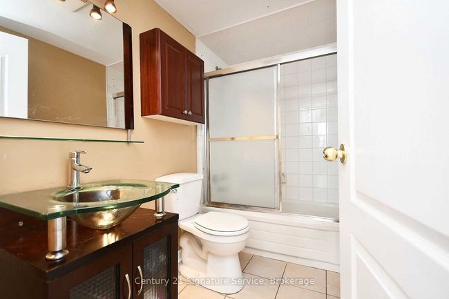 2407 - 8 Lisa St, Condo with 3 bedrooms, 2 bathrooms and null parking in Brampton ON | Image 7