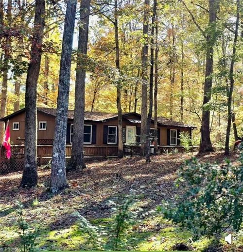 1070 Burdun Ln, Walnut Cove, NC, 27052-6419 | Card Image