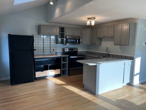 81 Sentry Way, Merrimack, NH, 03054-4409 | Card Image