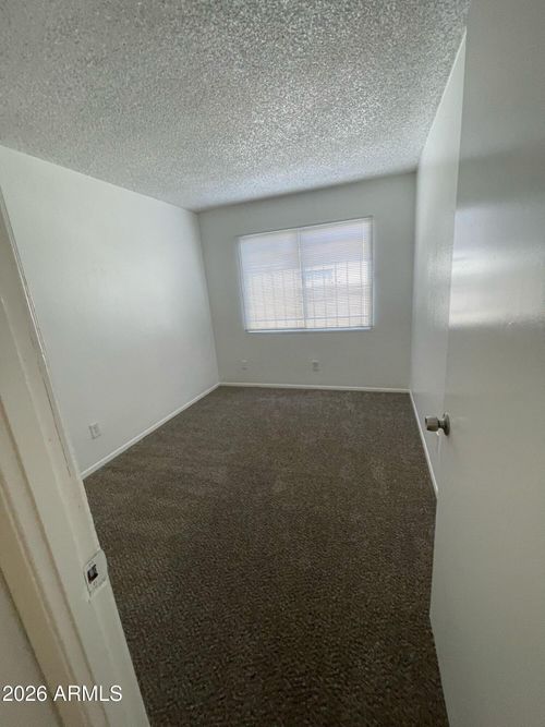 6726 W Monterosa St, Phoenix, AZ, 85033-3239 | Card Image