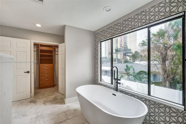 401 Wilma Cir, House other with 4 bedrooms, 3 bathrooms and null parking in Riviera Beach FL | Image 43