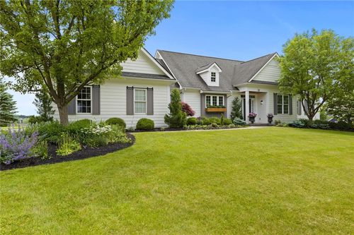 32 Cheshire Rdg, Victor, NY, 14564-8982 | Card Image