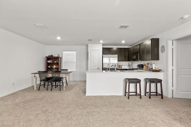 2404 Windrow Ln, House other with 3 bedrooms, 2 bathrooms and 2 parking in Lockhart TX | Image 10