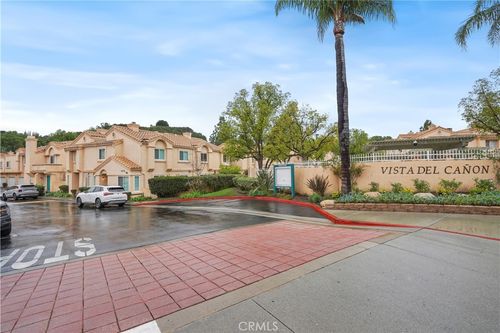 c-18716 Via Canon, Newhall, CA, 91321-4606 | Card Image