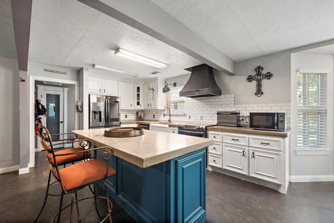424 Hankamer Loop, House other with 3 bedrooms, 3 bathrooms and 2 parking in Hankamer TX | Image 18