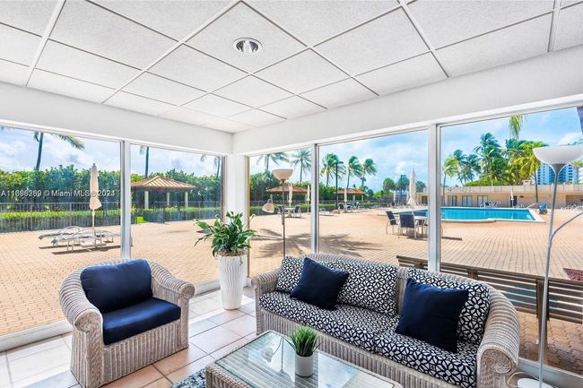 APT-810 - 2625 Collins Ave, Condo with 1 bedrooms, 2 bathrooms and null parking in Miami Beach FL | Image 44