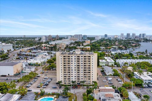 406-900 Ne 18th Ave, Fort Lauderdale, FL, 33304-3052 | Card Image