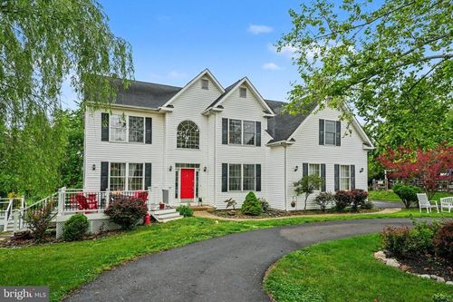 37 Saddleview Dr, ROYERSFORD, PA, 19468-3227 | Card Image