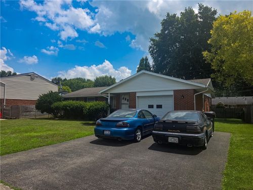 985 Hamlet Dr, Xenia, OH, 45385-1716 | Card Image