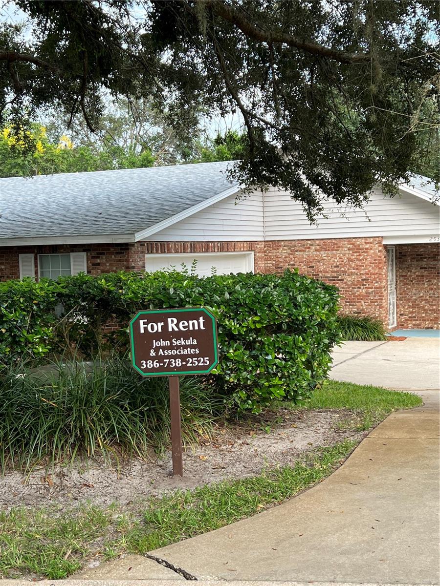 2535 S Glen Eagles Drive, Inactive in Deland Zoocasa