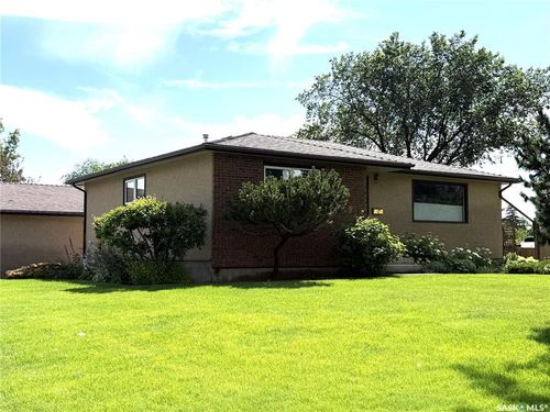 449 Martin St, Burstall, SK, S0N0E5 | Card Image