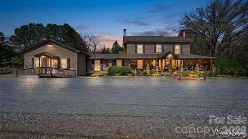 1307 Oakridge Farm Hwy, Mooresville, NC, 28115-6922 | Card Image