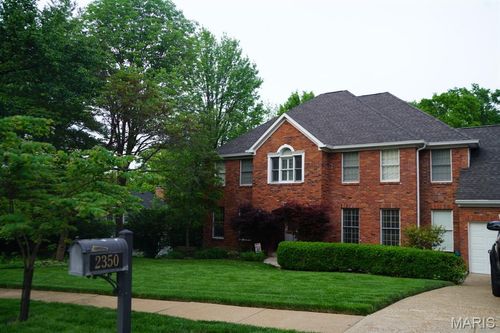 2350 Maybrook Ln, Kirkwood, MO, 63122-5127 | Card Image