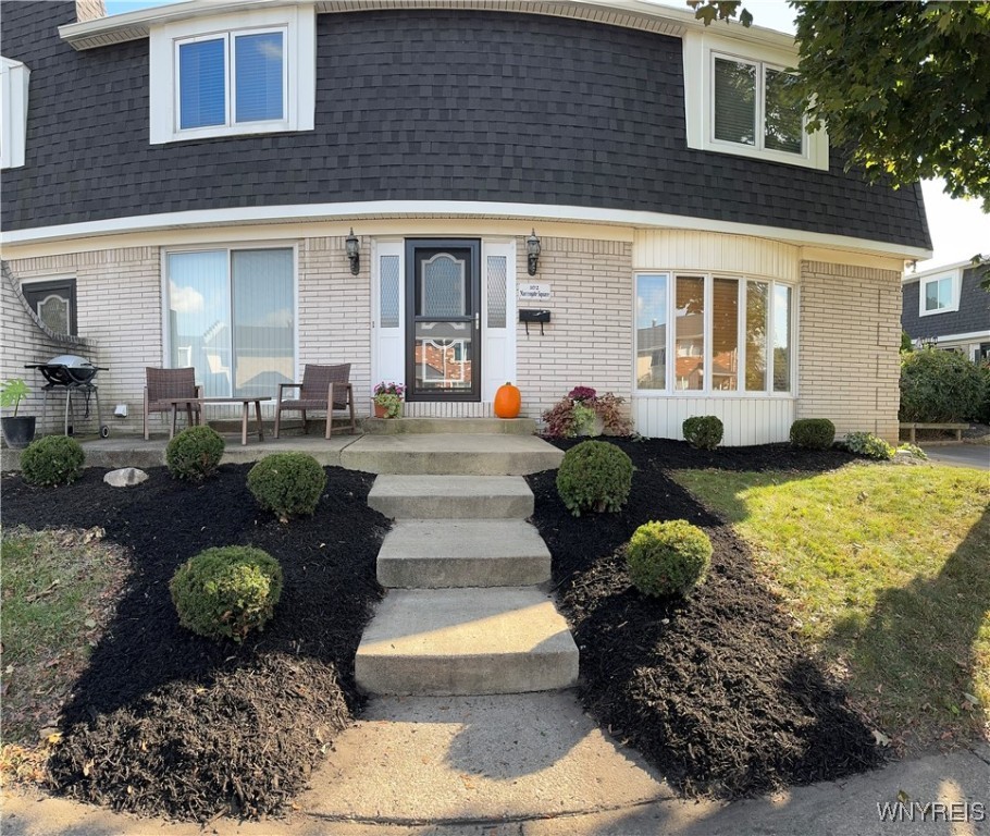 Harrogate Sq, Buffalo, NY 14221