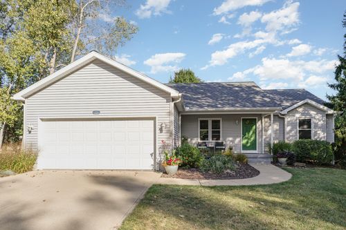 5127 S Granite St, Jackson, MI, 49201-8119 | Card Image