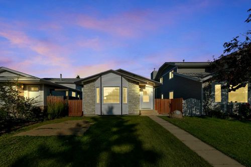 17 Elwell Avenue, Red Deer, AB, T4R2J7 | Card Image