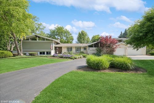 16 Lagoon Dr, Hawthorn Woods, IL, 60047-9110 | Card Image