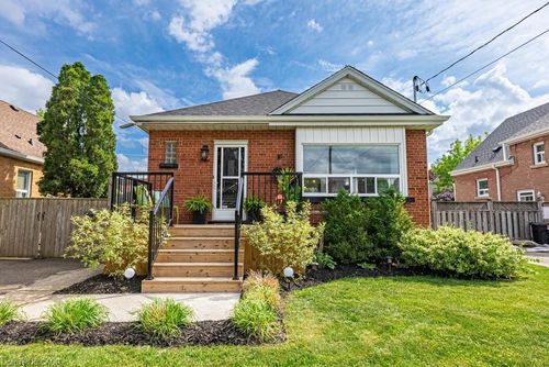 42 Sharon Ave, Hamilton, ON, L8T1E3 | Card Image