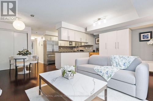8-11 Frances Loring Lane, Toronto, ON, M4M3E8 | Card Image