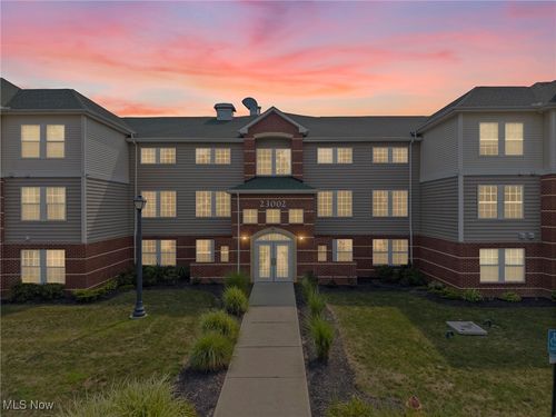 apt-224-23002 Chandlers Ln, Olmsted Falls, OH, 44138-3263 | Card Image