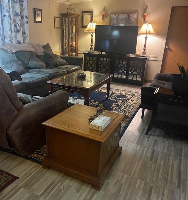 320 Oak Tree Dr, House other with 3 bedrooms, 2 bathrooms and null parking in Pointblank TX | Image 9