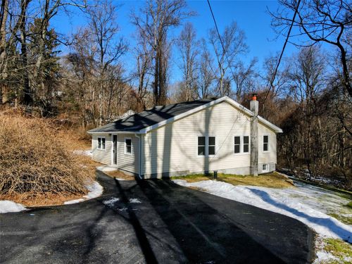 28 Quaker Rd, Carmel, NY, 10512-4902 | Card Image