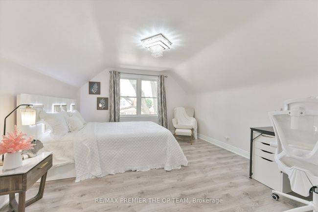 273 E 13 Th St, House other with 5 bedrooms, 3 bathrooms and 5 parking in Hamilton ON | Image 21