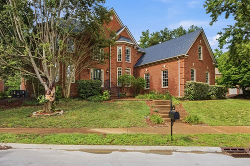 420 Chamberlain Park Ln, Franklin, TN, 37069-6526 | Card Image