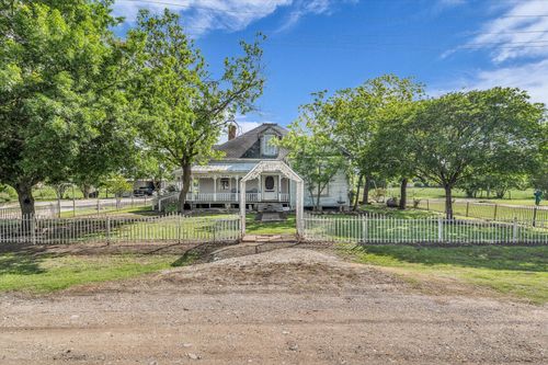 421 N Huey Avenue W, Mount Calm, TX, 76673 | Card Image