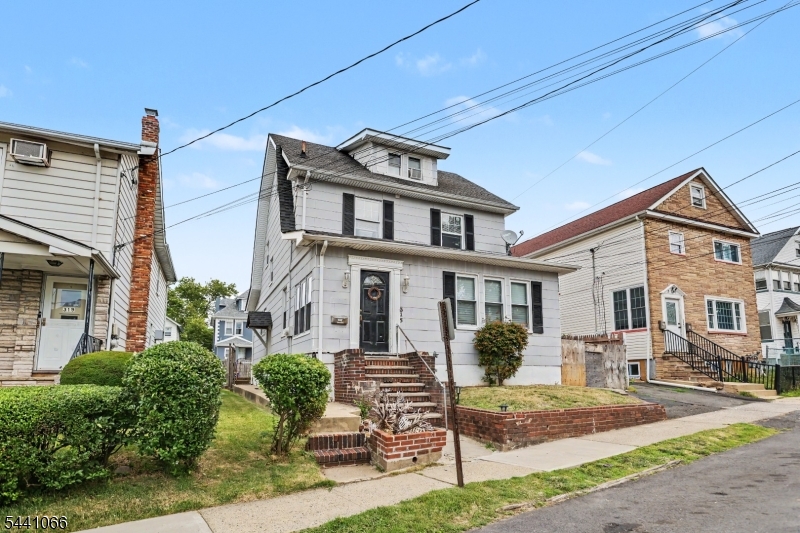 Residential Income in Hillside Twp. 2