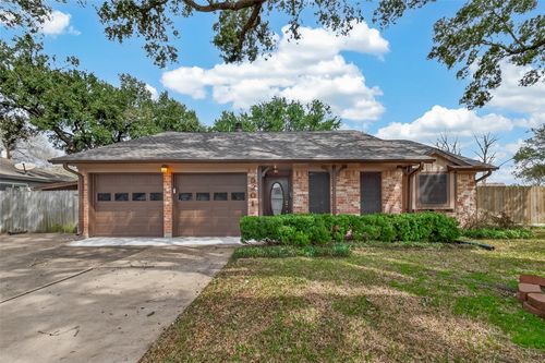 5201 Cunningham Dr, Pearland, TX, 77581-3813 | Card Image