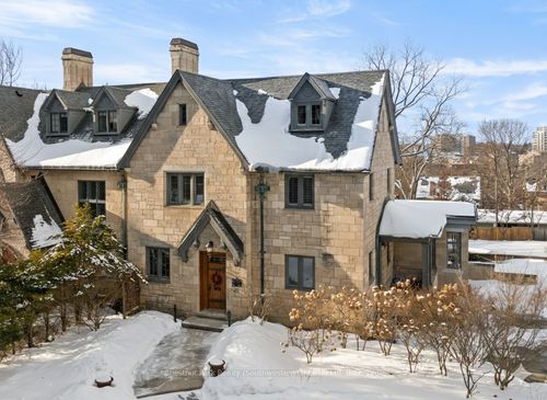 22 Stuart St, Guelph, ON, N1E4S4 | Card Image