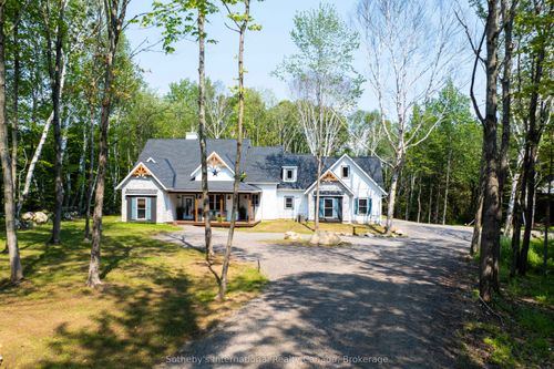 681 Doe Lake Rd, Katrine, ON, P0A1L0 | Card Image