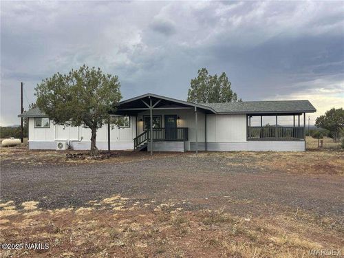 887 W Loma Linda Drive, Ash Fork, AZ, 86320 | Card Image