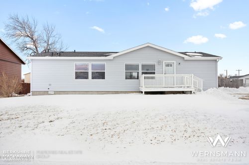 4 American Ln, Gillette, WY, 82716-1802 | Card Image
