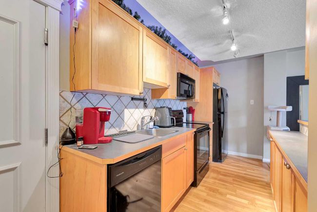 303 - 1129 Cameron Avenue Sw, Home with 1 bedrooms, 1 bathrooms and 1 parking in Calgary AB | Image 3