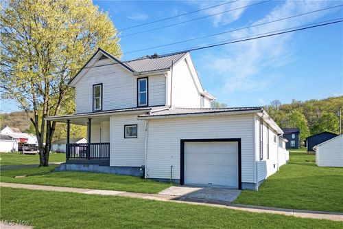 441 4th St, Bergholz, OH, 43908-8010 | Card Image