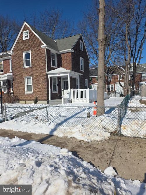 1085 Niagara Rd, Camden, NJ, 08104-2860 | Card Image