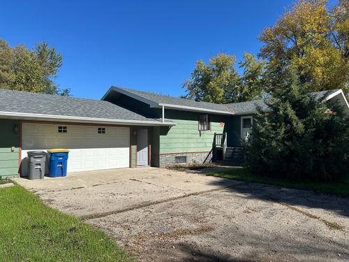 408 3rd Ave Nw, LaMoure, ND, 58458-7329 | Card Image