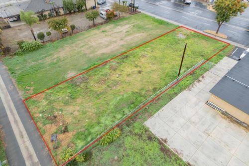 371 N Farmersville Blvd, Farmersville, CA, 93223-1523 | Card Image