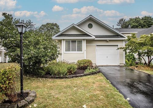 201 Timber Ridge Dr, Camillus, NY, 13031-8610 | Card Image
