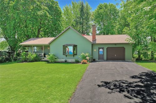2152 1st Ave, Ontario, NY, 14519-9716 | Card Image