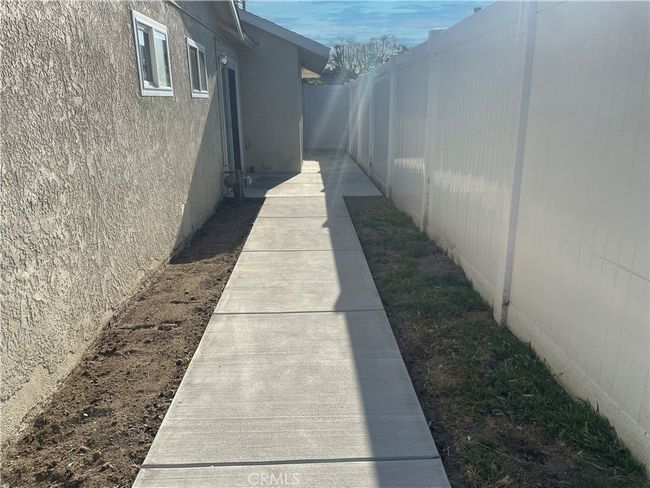 14332 Thunderbird Cir, House other with 4 bedrooms, 2 bathrooms and 2 parking in Huntington Beach CA | Image 18