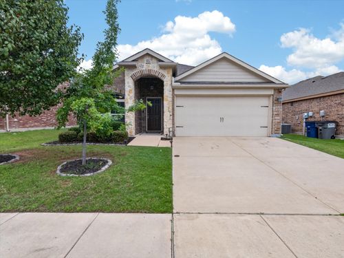 802 Platinum Dr, Princeton, TX, 75407-2242 | Card Image