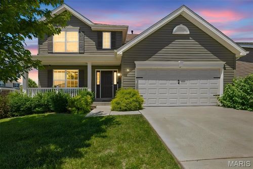 211 Pearl Vista Dr, O Fallon, MO, 63366-4673 | Card Image
