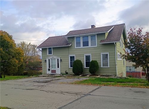 501 College Ave, Grove City, PA, 16127-1211 | Card Image